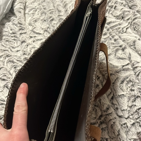 Stunning, unique, vintage hand tooled leather purse. - Picture 7 of 9